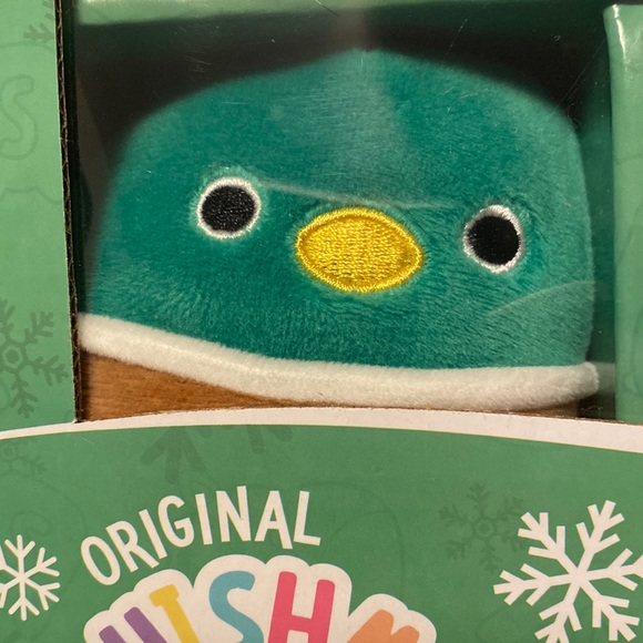 NEW 2022 Squishmallows
Holiday Winter Collection,
6 pack Ornaments - Picture 5 of 10